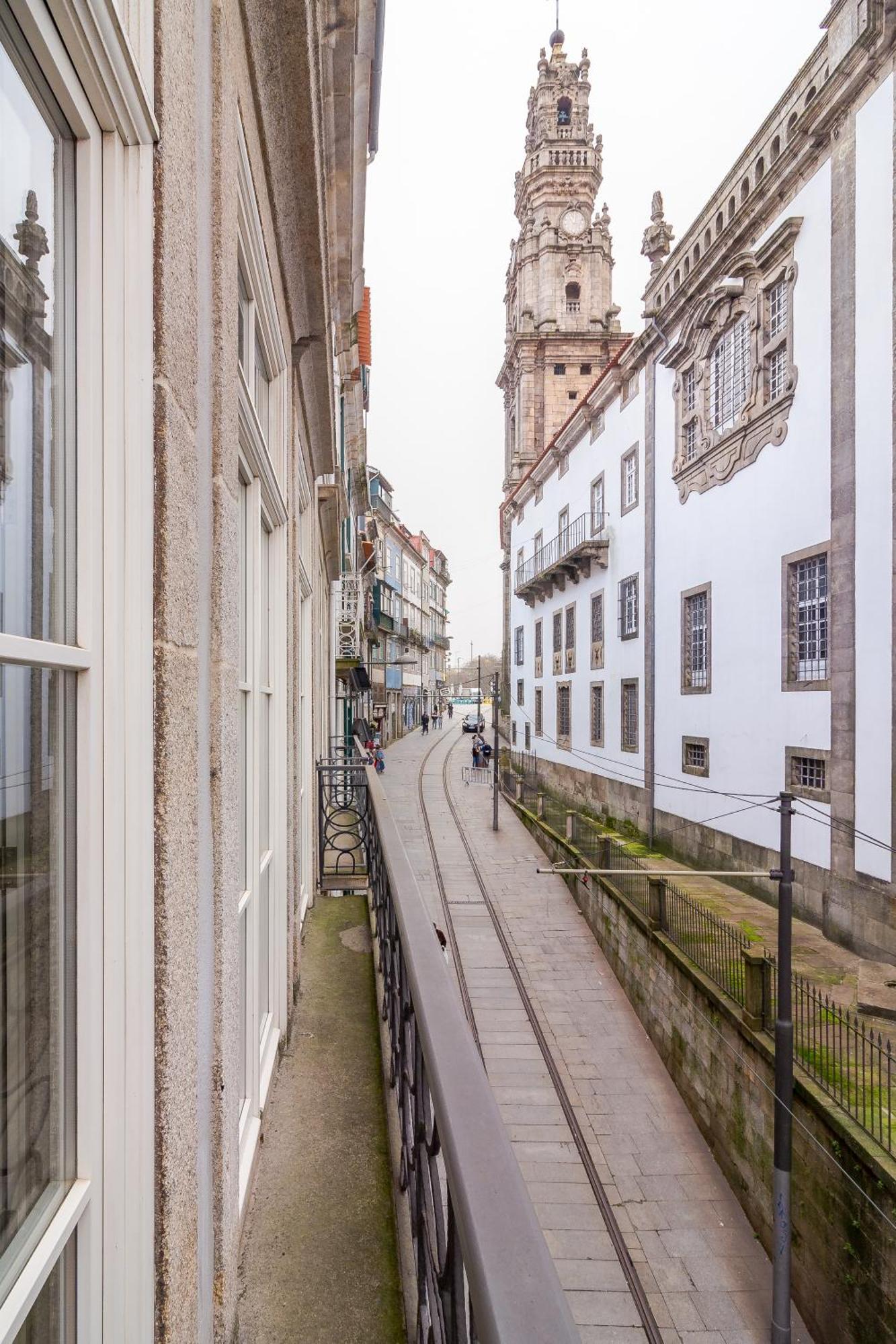 Youropo - The Tower Oporto